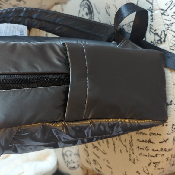 Adrianne Vittadini Puffer Backpack Unisex Style AVH8607 Iridescent Pewter NWT - Picture 9 of 15